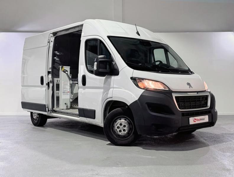 Peugeot Boxer Furgon L2H2 con elevador bombonas 2.0 BlueHDi S&S 130 