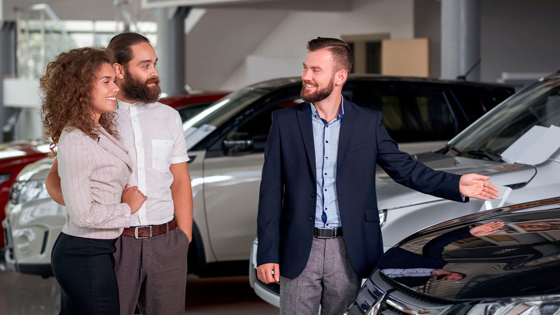 Comprar, financiar o alquilar un coche.