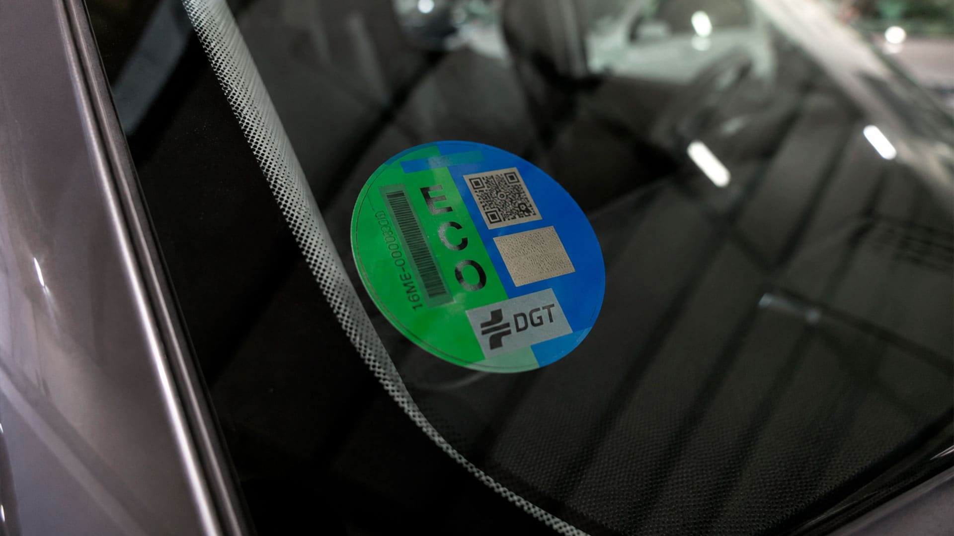 Etiquetas medioambientales de la DGT.