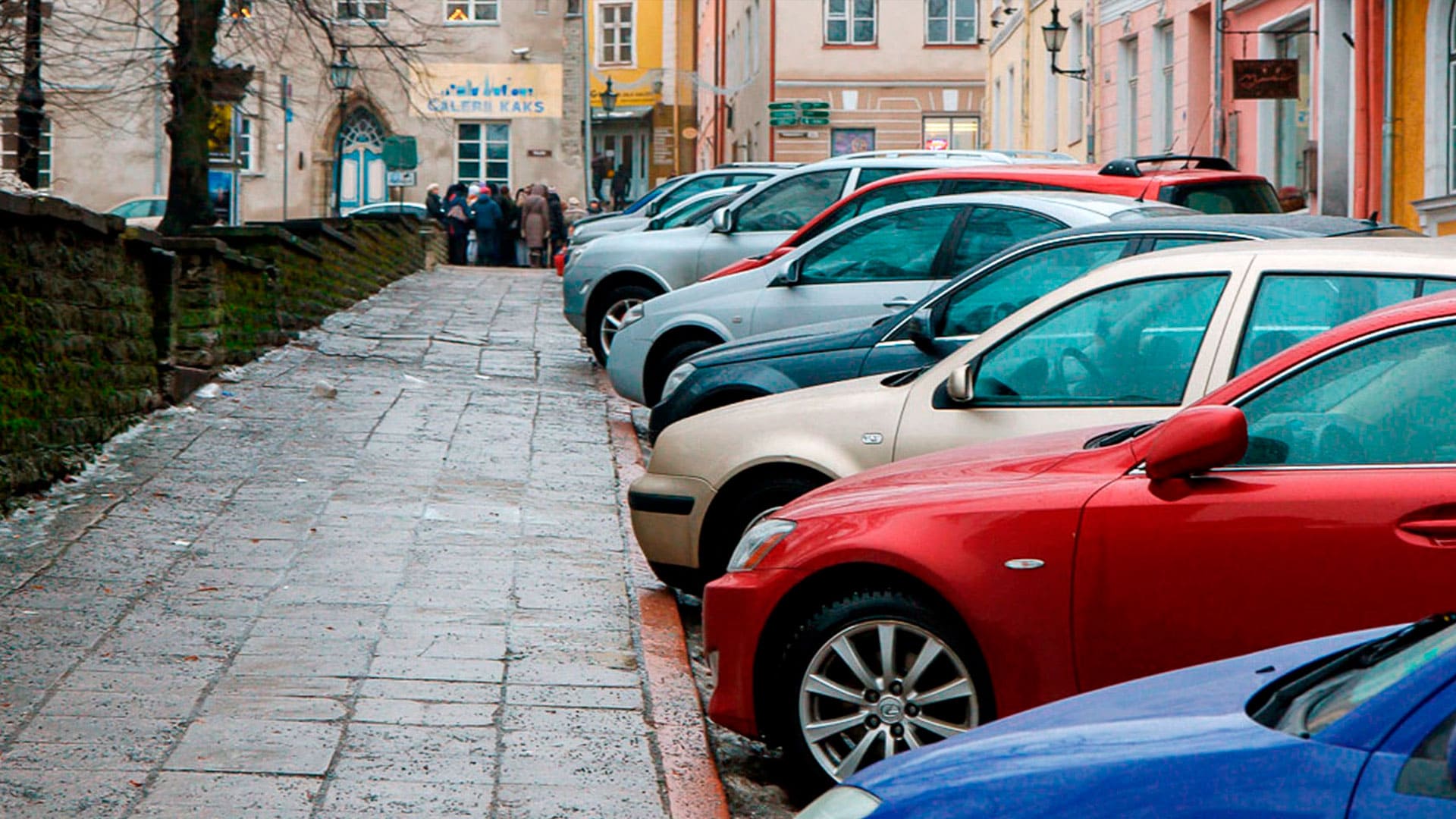 Coches sin etiqueta y con etiqueta B.